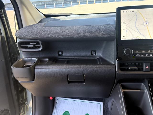 シエンタ ハイブリッドZ 仕様変更後モデル7人乗り10.5型ディスプレイオーディオ コンフォートパッケージ シートヒーター 全方位カメラ 前後ドライブレコーダー トヨタチームメイトアドバンストパーク HDMI サーキュレーター(34枚目)