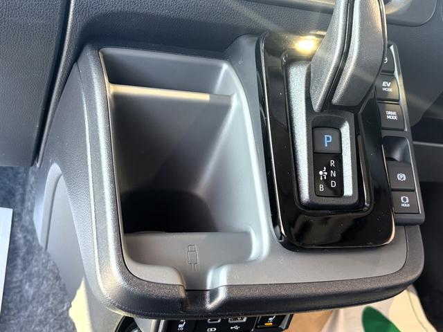 シエンタ ハイブリッドZ 仕様変更後モデル7人乗り10.5型ディスプレイオーディオ コンフォートパッケージ シートヒーター 全方位カメラ 前後ドライブレコーダー トヨタチームメイトアドバンストパーク HDMI サーキュレーター(52枚目)