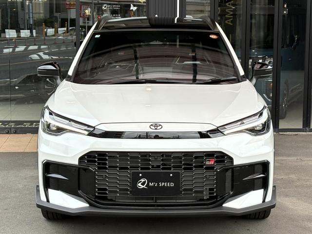 カローラクロス GRスポーツ パノラミックビュー ブレーキキャリパーGRロゴ アダプティブハイビーム パノラマルーフナノイーX アクセサリーコンセント パワーバックドア ステアリングヒーター BSM ステアリングヒーター(7枚目)