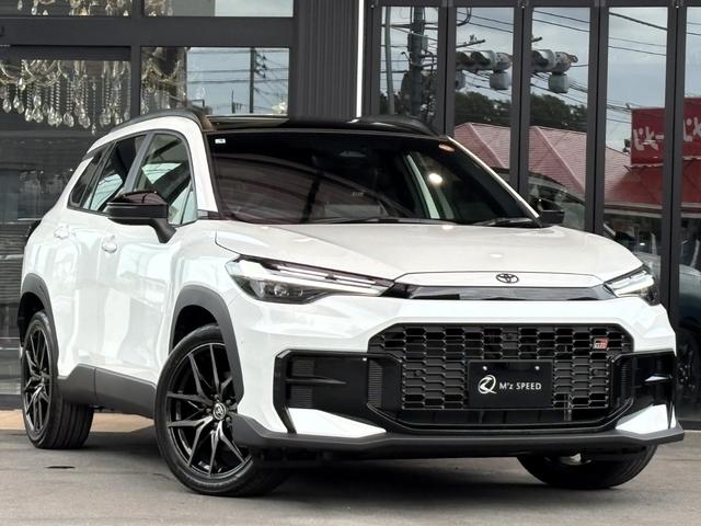 カローラクロス GRスポーツ パノラミックビュー ブレーキキャリパーGRロゴ アダプティブハイビーム パノラマルーフナノイーX アクセサリーコンセント パワーバックドア ステアリングヒーター BSM ステアリングヒーター(9枚目)