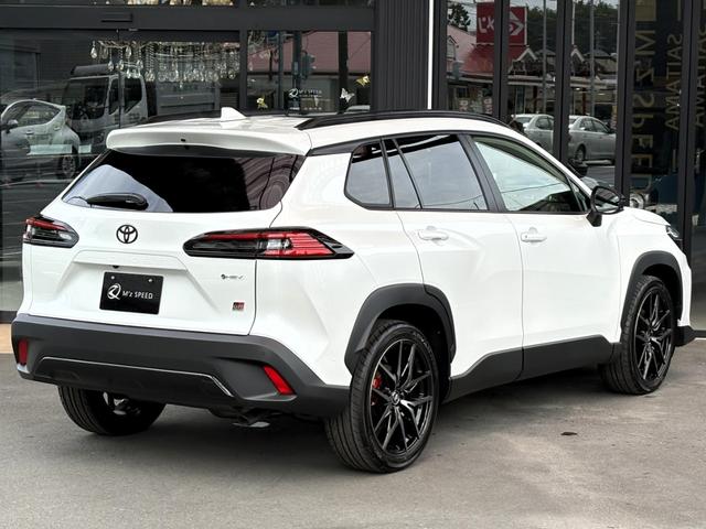 カローラクロス GRスポーツ パノラミックビュー ブレーキキャリパーGRロゴ アダプティブハイビーム パノラマルーフナノイーX アクセサリーコンセント パワーバックドア ステアリングヒーター BSM ステアリングヒーター(13枚目)