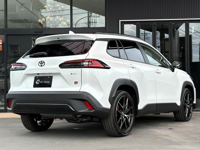 カローラクロス GRスポーツ パノラミックビュー ブレーキキャリパーGRロゴ アダプティブハイビーム パノラマルーフナノイーX アクセサリーコンセント パワーバックドア ステアリングヒーター BSM ステアリングヒーター(14枚目)