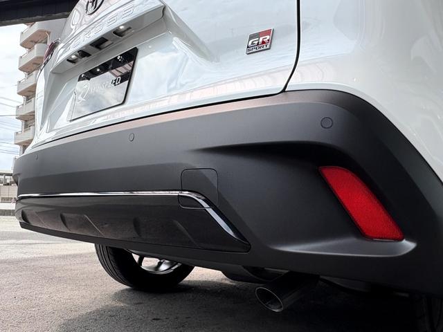 カローラクロス GRスポーツ パノラミックビュー ブレーキキャリパーGRロゴ アダプティブハイビーム パノラマルーフナノイーX アクセサリーコンセント パワーバックドア ステアリングヒーター BSM ステアリングヒーター(31枚目)