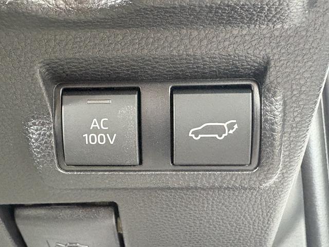 カローラクロス GRスポーツ パノラミックビュー ブレーキキャリパーGRロゴ アダプティブハイビーム パノラマルーフナノイーX アクセサリーコンセント パワーバックドア ステアリングヒーター BSM ステアリングヒーター(59枚目)