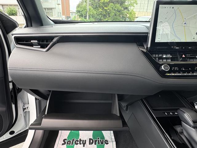 カローラクロス GRスポーツ パノラミックビュー ブレーキキャリパーGRロゴ アダプティブハイビーム パノラマルーフナノイーX アクセサリーコンセント パワーバックドア ステアリングヒーター BSM ステアリングヒーター(61枚目)