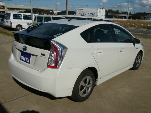 プリウス Ｓ　ワンオーナー　純正ナビ　テレビ　バックカメラ　　ＥＴＣ　ＨＩＤライト（4枚目）