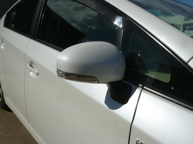 プリウス Ｓ　ワンオーナー　純正ナビ　テレビ　バックカメラ　　ＥＴＣ　ＨＩＤライト（10枚目）