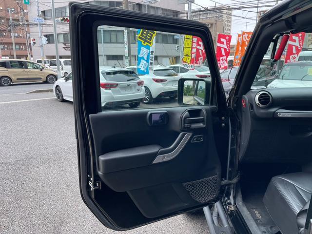 ジープ・ラングラーアンリミテッド サハラ　カルフォルニアマッドスター製フロントバンパー・サイドステップ・リアバンパー／ロックスター２２ＡＷ／２インチリフトアップ／ブッシュワーカーオーバーフェンダー／ナビ／フルセグ／Ｂカメラ／ＬＥＤヘッドライト（36枚目）