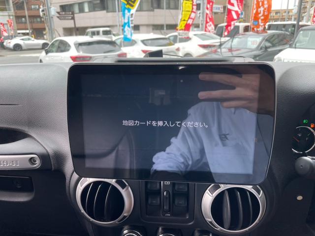 ジープ・ラングラーアンリミテッド サハラ　カルフォルニアマッドスター製フロントバンパー・サイドステップ・リアバンパー／ロックスター２２ＡＷ／２インチリフトアップ／ブッシュワーカーオーバーフェンダー／ナビ／フルセグ／Ｂカメラ／ＬＥＤヘッドライト（45枚目）