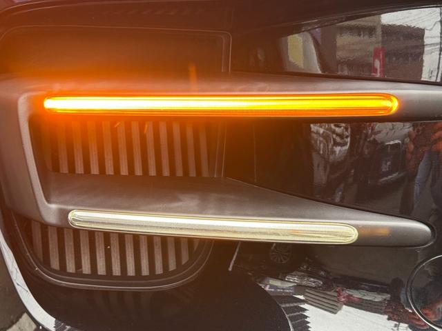 マカン マカン　ターボ　スポーツクロノパッケージ／９１１ターボデザイン２１インチホイール／ブラック＆ガーネットレッドフルレザー／ＬＥＤヘッドライト／ＢＯＳＥサウンドシステム／１８ｗａｙパワーシート／シートヒーター／純正ナビ（23枚目）