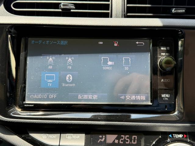 アクア Ｘ－アーバン　ソリッド　特別仕様車／ナビレディパッケージ／ＬＥＤヘッドランプパッケージ／ビューティーパッケージ／フルセグ／バックカメラ／フォグランプ／ルーフレール／純正１６ＡＷ／シートヒーター／専用シート／禁煙車／ＥＴＣ（9枚目）