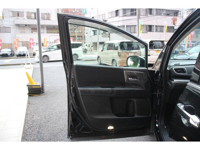 オデッセイ アブソルート・ＥＸ　７人乗／禁煙車／マルチビューカメラ／障害物センサー／両側パワースライド／ブラインドスポットモニター／オートクルーズ／オットマン／純正ナビ／Ｂｌｕｅｔｏｏｔｈ接続／ＵＳＢ接続／社外１９インチＡＷ／ＥＴＣ（44枚目）