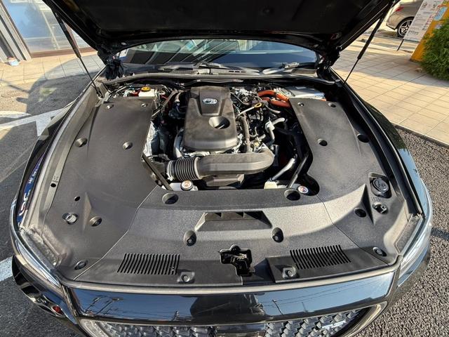 クラウンハイブリッド ＲＳアドバンス　２．５Ｌ／色替え車両／禁煙車／セーフティパッケージ／レーダークルーズ／障害物センサー／ステアリング＆シートヒーター／純正ナビ／ドラレコ／ハーフレザー／ブラインドスポット／フルセグ視聴／１００電源（11枚目）