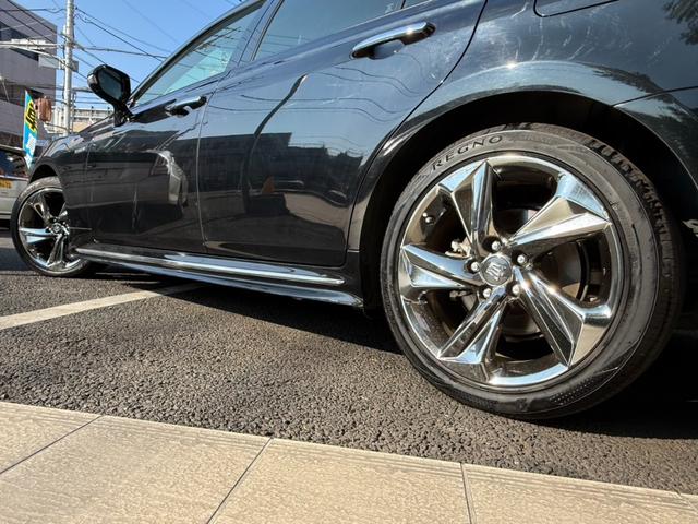 クラウンハイブリッド ＲＳアドバンス　２．５Ｌ／色替え車両／禁煙車／セーフティパッケージ／レーダークルーズ／障害物センサー／ステアリング＆シートヒーター／純正ナビ／ドラレコ／ハーフレザー／ブラインドスポット／フルセグ視聴／１００電源（27枚目）