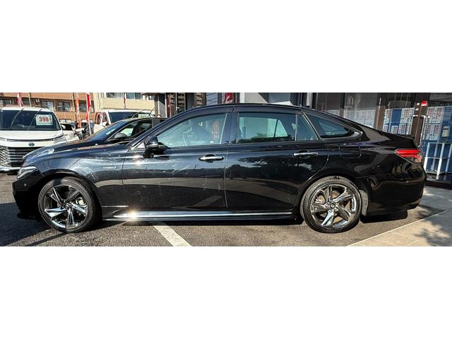 クラウンハイブリッド ＲＳアドバンス　２．５Ｌ／色替え車両／禁煙車／セーフティパッケージ／レーダークルーズ／障害物センサー／ステアリング＆シートヒーター／純正ナビ／ドラレコ／ハーフレザー／ブラインドスポット／フルセグ視聴／１００電源（31枚目）