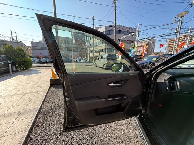 クラウンハイブリッド ＲＳアドバンス　２．５Ｌ／色替え車両／禁煙車／セーフティパッケージ／レーダークルーズ／障害物センサー／ステアリング＆シートヒーター／純正ナビ／ドラレコ／ハーフレザー／ブラインドスポット／フルセグ視聴／１００電源（43枚目）