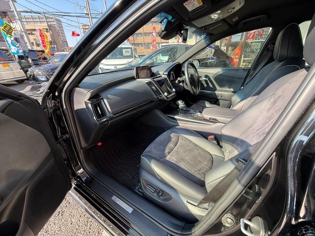クラウンハイブリッド ＲＳアドバンス　２．５Ｌ／色替え車両／禁煙車／セーフティパッケージ／レーダークルーズ／障害物センサー／ステアリング＆シートヒーター／純正ナビ／ドラレコ／ハーフレザー／ブラインドスポット／フルセグ視聴／１００電源（47枚目）