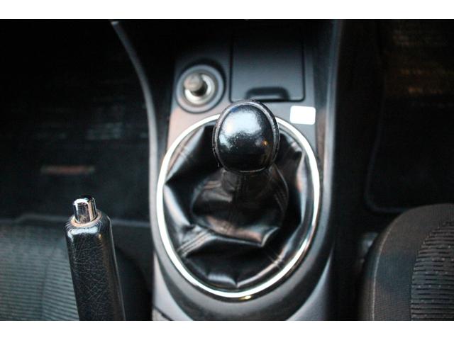 アルテッツァ RS200 リミテッドII 後期型/タイミングベルト85.000キロ時交換済み/6MT車/禁煙車/RS-Rマフラー/リアスポイラー/トルセンLSD/HIDヘッドライト/オートライト/CD再生/ミュージックプレイヤー接続可/USB(7枚目)