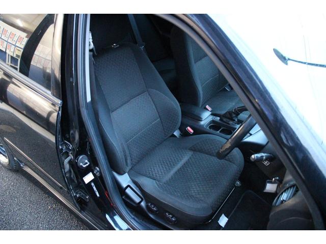 アルテッツァ RS200 リミテッドII 後期型/タイミングベルト85.000キロ時交換済み/6MT車/禁煙車/RS-Rマフラー/リアスポイラー/トルセンLSD/HIDヘッドライト/オートライト/CD再生/ミュージックプレイヤー接続可/USB(8枚目)