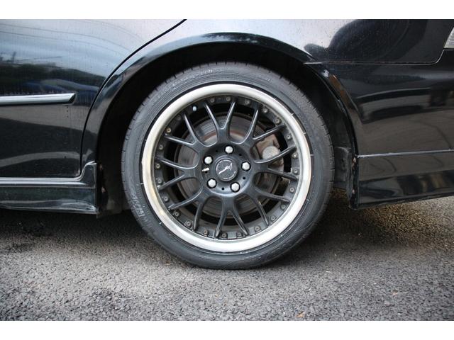 アルテッツァ RS200 リミテッドII 後期型/タイミングベルト85.000キロ時交換済み/6MT車/禁煙車/RS-Rマフラー/リアスポイラー/トルセンLSD/HIDヘッドライト/オートライト/CD再生/ミュージックプレイヤー接続可/USB(29枚目)