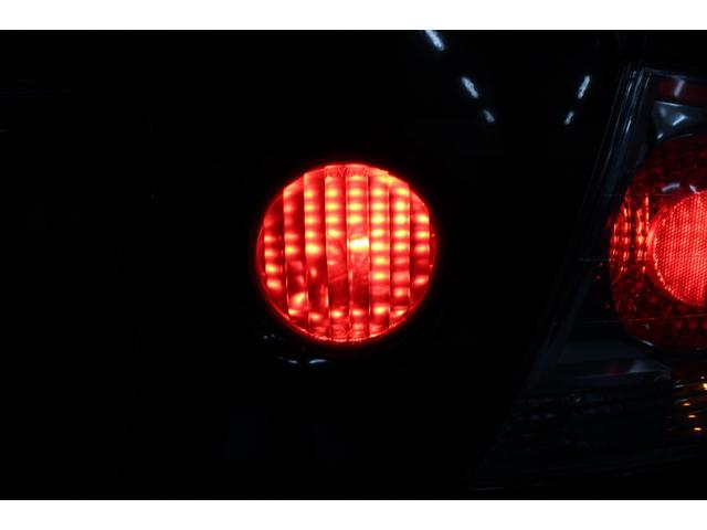 アルテッツァ RS200 リミテッドII 後期型/タイミングベルト85.000キロ時交換済み/6MT車/禁煙車/RS-Rマフラー/リアスポイラー/トルセンLSD/HIDヘッドライト/オートライト/CD再生/ミュージックプレイヤー接続可/USB(40枚目)