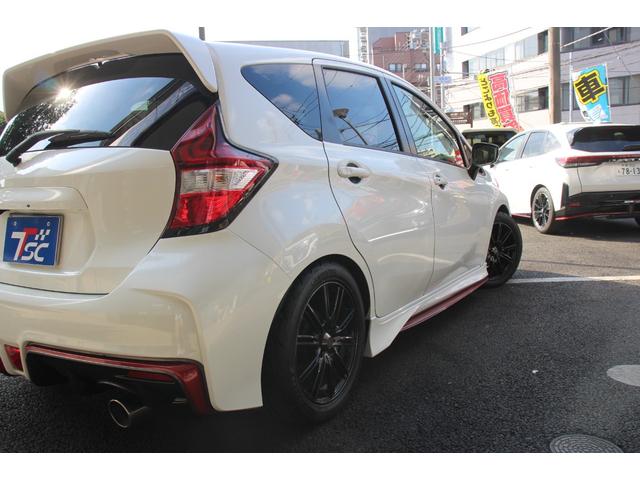ノート ニスモ　Ｓ　禁煙車／ＴＥＩＮ車高調／強化クラッチ／ｍｏｍｏステアリング／タコメーター／ＢＬＩＴＺタワーバー／メーカーオプションレカロシート／ニスモエアロ／ウェッズスポーツ１６インチＡＷ／純正ナビ／バックカメラ（19枚目）