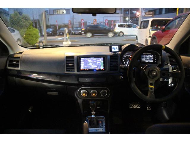 インパネ周りの使用感も少なく、状態の良いお車です！ご不明点やご来店のお際は是非お電話でご連絡下さい！