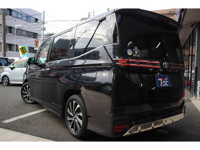 ヴォクシー ハイブリッドＳ－Ｚ　快適利便パッケージＨｉｇｈ／大画面ディスプレイ／フリップダウンモニター／ユニバーサルステップ／地デジＴＶ／ＤＶＤ／ＣＤ／バックカメラ／ブラインドスポットモニター／シートヒーター／三眼ＬＥＤヘッドライト（19枚目）