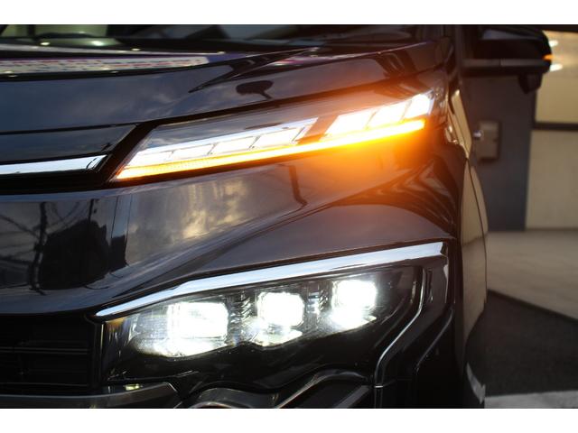 ヴォクシー ハイブリッドＳ－Ｚ　快適利便パッケージＨｉｇｈ／大画面ディスプレイ／フリップダウンモニター／ユニバーサルステップ／地デジＴＶ／ＤＶＤ／ＣＤ／バックカメラ／ブラインドスポットモニター／シートヒーター／三眼ＬＥＤヘッドライト（20枚目）