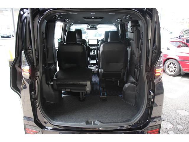 ヴォクシー ハイブリッドＳ－Ｚ　快適利便パッケージＨｉｇｈ／大画面ディスプレイ／フリップダウンモニター／ユニバーサルステップ／地デジＴＶ／ＤＶＤ／ＣＤ／バックカメラ／ブラインドスポットモニター／シートヒーター／三眼ＬＥＤヘッドライト（39枚目）