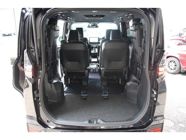 ヴォクシー ハイブリッドＳ－Ｚ　快適利便パッケージＨｉｇｈ／大画面ディスプレイ／フリップダウンモニター／ユニバーサルステップ／地デジＴＶ／ＤＶＤ／ＣＤ／バックカメラ／ブラインドスポットモニター／シートヒーター／三眼ＬＥＤヘッドライト（40枚目）