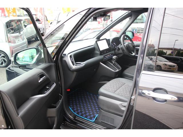 ヴォクシー ハイブリッドＳ－Ｚ　快適利便パッケージＨｉｇｈ／大画面ディスプレイ／フリップダウンモニター／ユニバーサルステップ／地デジＴＶ／ＤＶＤ／ＣＤ／バックカメラ／ブラインドスポットモニター／シートヒーター／三眼ＬＥＤヘッドライト（50枚目）