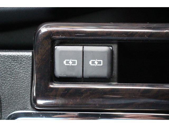 ヴォクシー ハイブリッドＳ－Ｚ　快適利便パッケージＨｉｇｈ／大画面ディスプレイ／フリップダウンモニター／ユニバーサルステップ／地デジＴＶ／ＤＶＤ／ＣＤ／バックカメラ／ブラインドスポットモニター／シートヒーター／三眼ＬＥＤヘッドライト（56枚目）