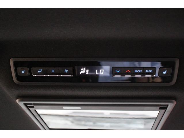 ヴォクシー ハイブリッドＳ－Ｚ　快適利便パッケージＨｉｇｈ／大画面ディスプレイ／フリップダウンモニター／ユニバーサルステップ／地デジＴＶ／ＤＶＤ／ＣＤ／バックカメラ／ブラインドスポットモニター／シートヒーター／三眼ＬＥＤヘッドライト（58枚目）