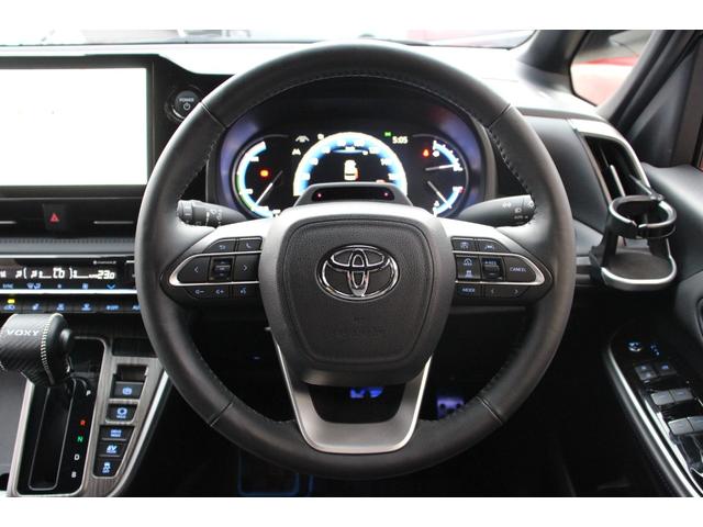 ヴォクシー ハイブリッドＳ－Ｚ　快適利便パッケージＨｉｇｈ／大画面ディスプレイ／フリップダウンモニター／ユニバーサルステップ／地デジＴＶ／ＤＶＤ／ＣＤ／バックカメラ／ブラインドスポットモニター／シートヒーター／三眼ＬＥＤヘッドライト（59枚目）