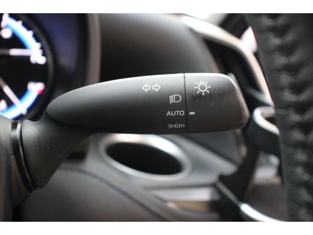 ヴォクシー ハイブリッドＳ－Ｚ　快適利便パッケージＨｉｇｈ／大画面ディスプレイ／フリップダウンモニター／ユニバーサルステップ／地デジＴＶ／ＤＶＤ／ＣＤ／バックカメラ／ブラインドスポットモニター／シートヒーター／三眼ＬＥＤヘッドライト（61枚目）