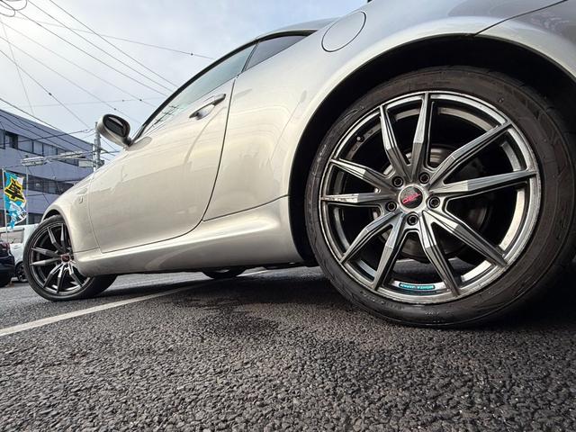 ソアラ 430SCV ノーブルカラーエディション ノーブルカラーエディション/赤革レザーシート/マークレビンソンスピーカー/禁煙/TRD19インチアルミホイール/オートクルーズコントロール/電動シート/HIDヘッドライト/フロントフォグランプ/ETC(22枚目)