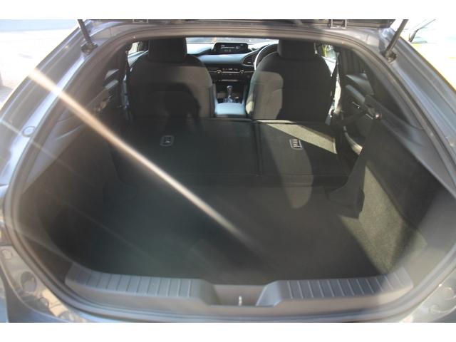 MAZDA3ファストバック 20Sプロアクティブ ツーリングセレクション シグネチャースタイル/360°セーフティパッケージ/フルセグ/アダプティブクルーズコントロール/LEDヘッドライト/BSM/シートヒーター/Bluetooth接続/寒冷地仕様/純正18AW(12枚目)