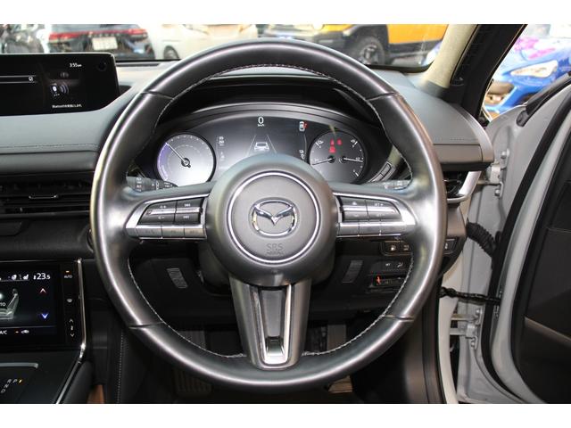 MX-30ロータリーEV ナチュラルモノトーン 8.8インチマツダコネクトナビ/BOSEサウンド/全周囲カメラ/レーダークルーズコントロール/ハーフレザーシート/メモリー付きパワーシート/LEDヘッドライト/純正18インチAW/ETC/(7枚目)