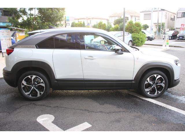 MX-30ロータリーEV ナチュラルモノトーン 8.8インチマツダコネクトナビ/BOSEサウンド/全周囲カメラ/レーダークルーズコントロール/ハーフレザーシート/メモリー付きパワーシート/LEDヘッドライト/純正18インチAW/ETC/(19枚目)