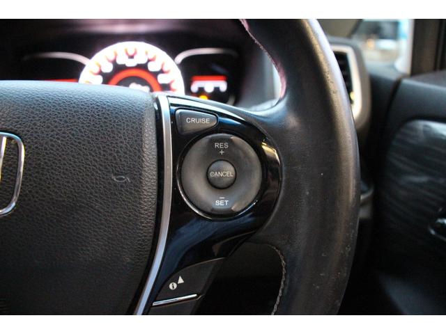 オデッセイ アブソルート・ＥＸ　７人乗／禁煙車／マルチビューカメラ／障害物センサー／両側パワースライド／ブラインドスポットモニター／オートクルーズ／オットマン／純正ナビ／Ｂｌｕｅｔｏｏｔｈ接続／ＵＳＢ接続／社外１９インチＡＷ／ＥＴＣ（18枚目）