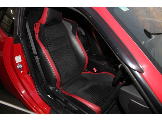 ８６ ＧＴリミテッド　後期型／禁煙／アルカンターラハーフレザーシート／リアウィング／ピュアレッド／ＭＴモード／ＬＥＤライト／フロント＆リアフォグ／シートヒーター／社外ナビ／バックカメラ／フルセグ／Ｂｌｕｅｔｏｏｔｈ／ＥＴＣ（7枚目）