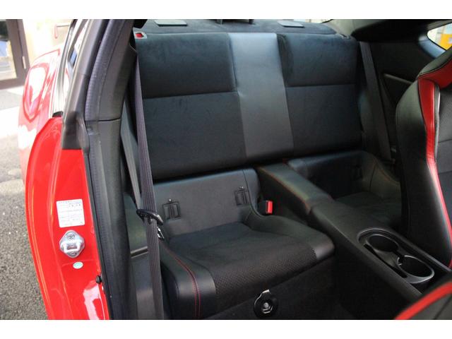 ８６ ＧＴリミテッド　後期型／禁煙／アルカンターラハーフレザーシート／リアウィング／ピュアレッド／ＭＴモード／ＬＥＤライト／フロント＆リアフォグ／シートヒーター／社外ナビ／バックカメラ／フルセグ／Ｂｌｕｅｔｏｏｔｈ／ＥＴＣ（9枚目）