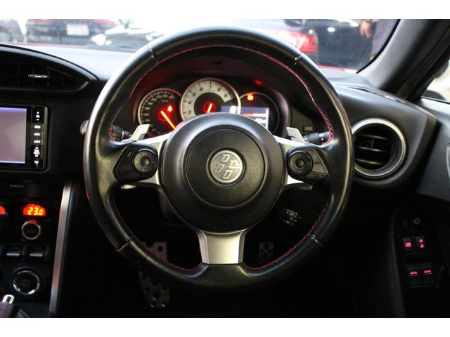 ８６ ＧＴリミテッド　後期型／禁煙／アルカンターラハーフレザーシート／リアウィング／ピュアレッド／ＭＴモード／ＬＥＤライト／フロント＆リアフォグ／シートヒーター／社外ナビ／バックカメラ／フルセグ／Ｂｌｕｅｔｏｏｔｈ／ＥＴＣ（13枚目）