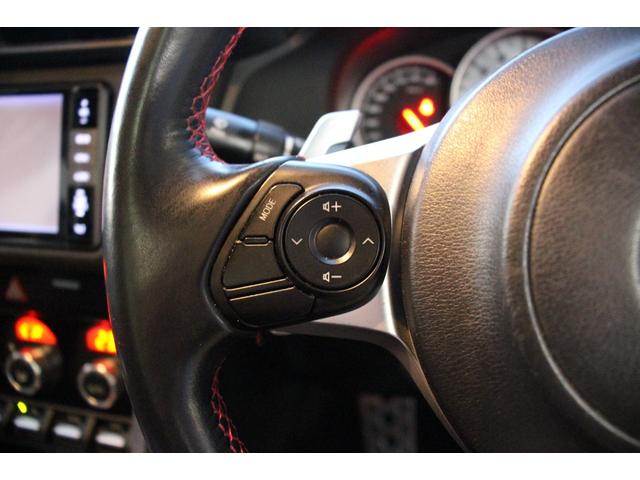 ８６ ＧＴリミテッド　後期型／禁煙／アルカンターラハーフレザーシート／リアウィング／ピュアレッド／ＭＴモード／ＬＥＤライト／フロント＆リアフォグ／シートヒーター／社外ナビ／バックカメラ／フルセグ／Ｂｌｕｅｔｏｏｔｈ／ＥＴＣ（14枚目）