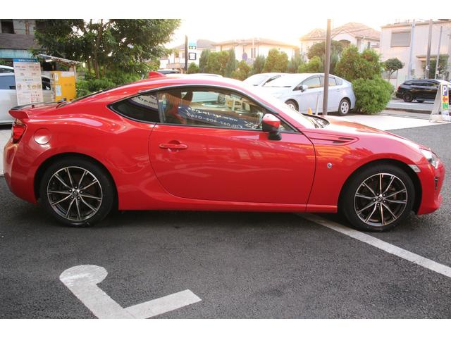 ８６ ＧＴリミテッド　後期型／禁煙／アルカンターラハーフレザーシート／リアウィング／ピュアレッド／ＭＴモード／ＬＥＤライト／フロント＆リアフォグ／シートヒーター／社外ナビ／バックカメラ／フルセグ／Ｂｌｕｅｔｏｏｔｈ／ＥＴＣ（24枚目）