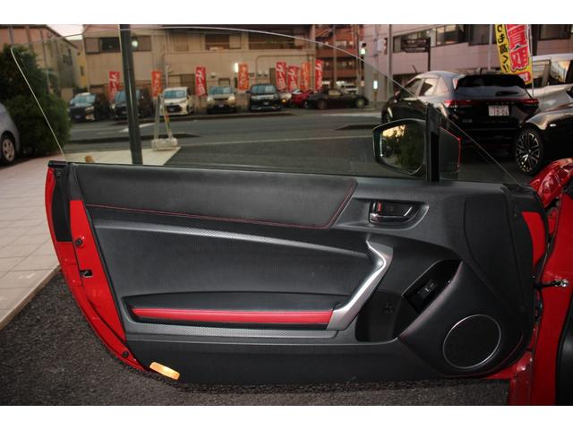 ８６ ＧＴリミテッド　後期型／禁煙／アルカンターラハーフレザーシート／リアウィング／ピュアレッド／ＭＴモード／ＬＥＤライト／フロント＆リアフォグ／シートヒーター／社外ナビ／バックカメラ／フルセグ／Ｂｌｕｅｔｏｏｔｈ／ＥＴＣ（45枚目）