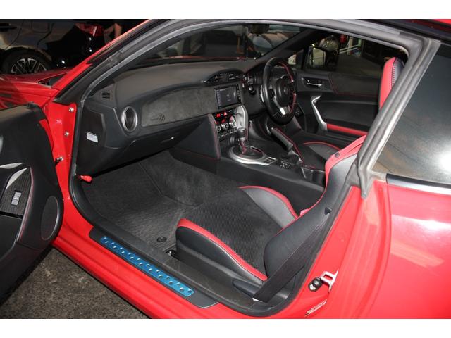 ８６ ＧＴリミテッド　後期型／禁煙／アルカンターラハーフレザーシート／リアウィング／ピュアレッド／ＭＴモード／ＬＥＤライト／フロント＆リアフォグ／シートヒーター／社外ナビ／バックカメラ／フルセグ／Ｂｌｕｅｔｏｏｔｈ／ＥＴＣ（47枚目）