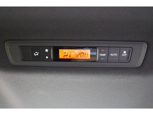 ヴォクシー ハイブリッドZS 煌II 後期型/TRDエアロ/7人乗り/ALPINE9インチSDナビ/両側パワースライド/衝突軽減ブレーキ/禁煙車/オートマチックハイビーム/クリアランスソナー/クルーズコントロール/シートヒーター/(8枚目)