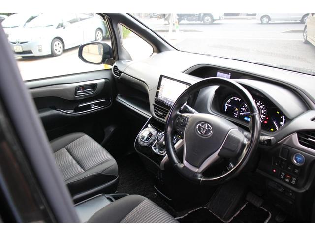 ヴォクシー ハイブリッドZS 煌II 後期型/TRDエアロ/7人乗り/ALPINE9インチSDナビ/両側パワースライド/衝突軽減ブレーキ/禁煙車/オートマチックハイビーム/クリアランスソナー/クルーズコントロール/シートヒーター/(66枚目)